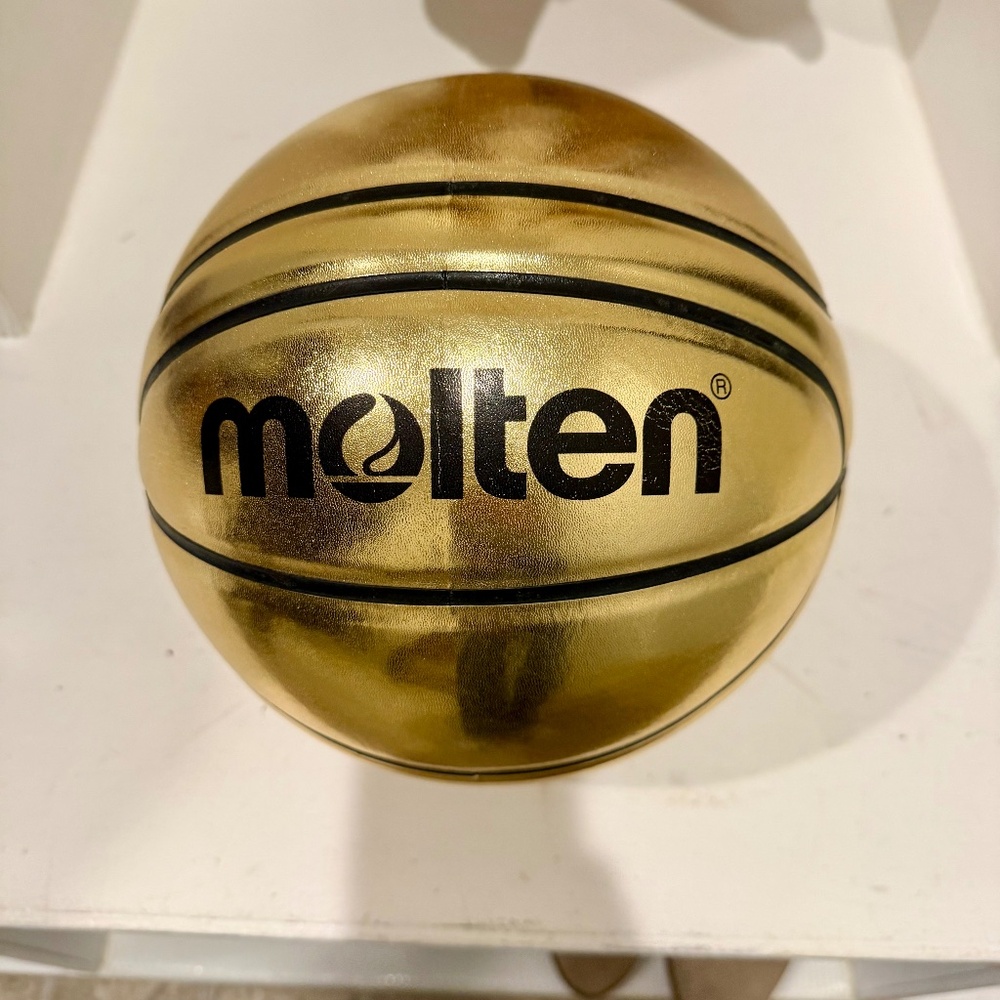 *NEW* Molten Gold Trophy Basketball BG-SL7